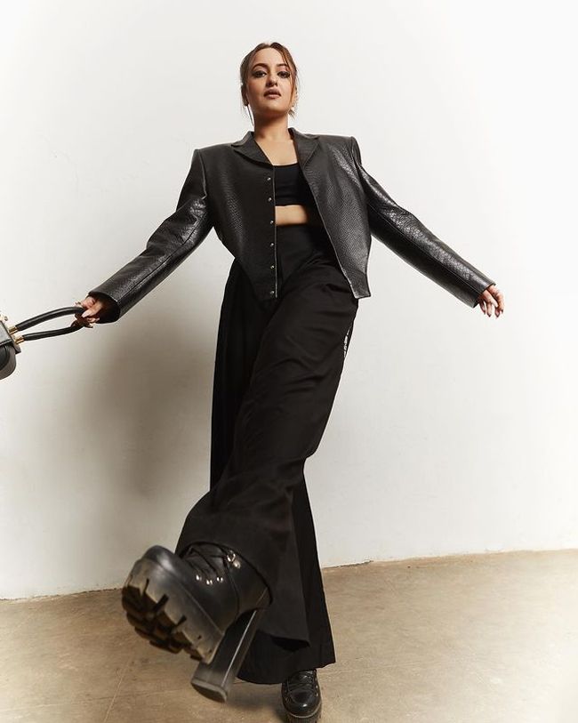 Colorful Clicks Of Sonakshi Sinha